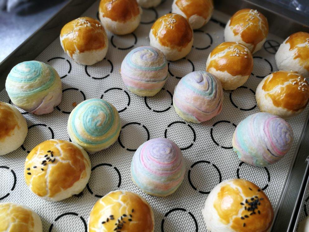 彩虹蛋黄酥（独角兽蛋黄酥）