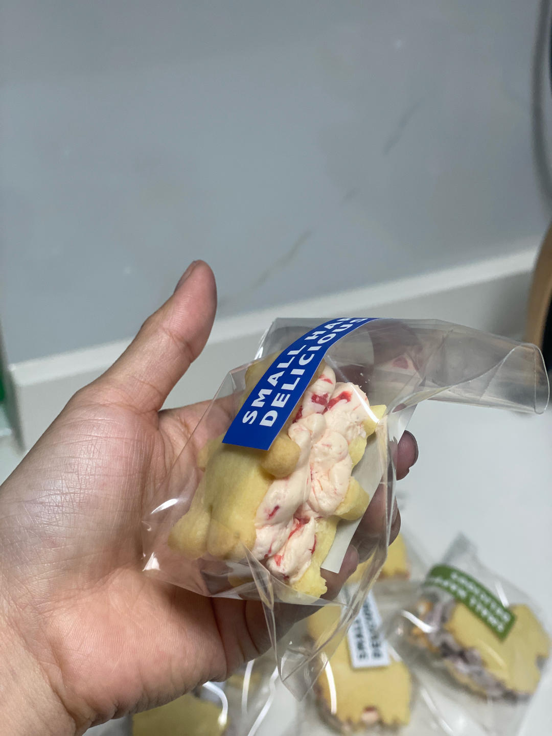草莓白脱乳酪夹心饼干