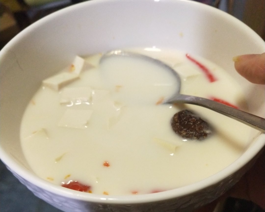 豆腐牛奶汤（低卡好喝）