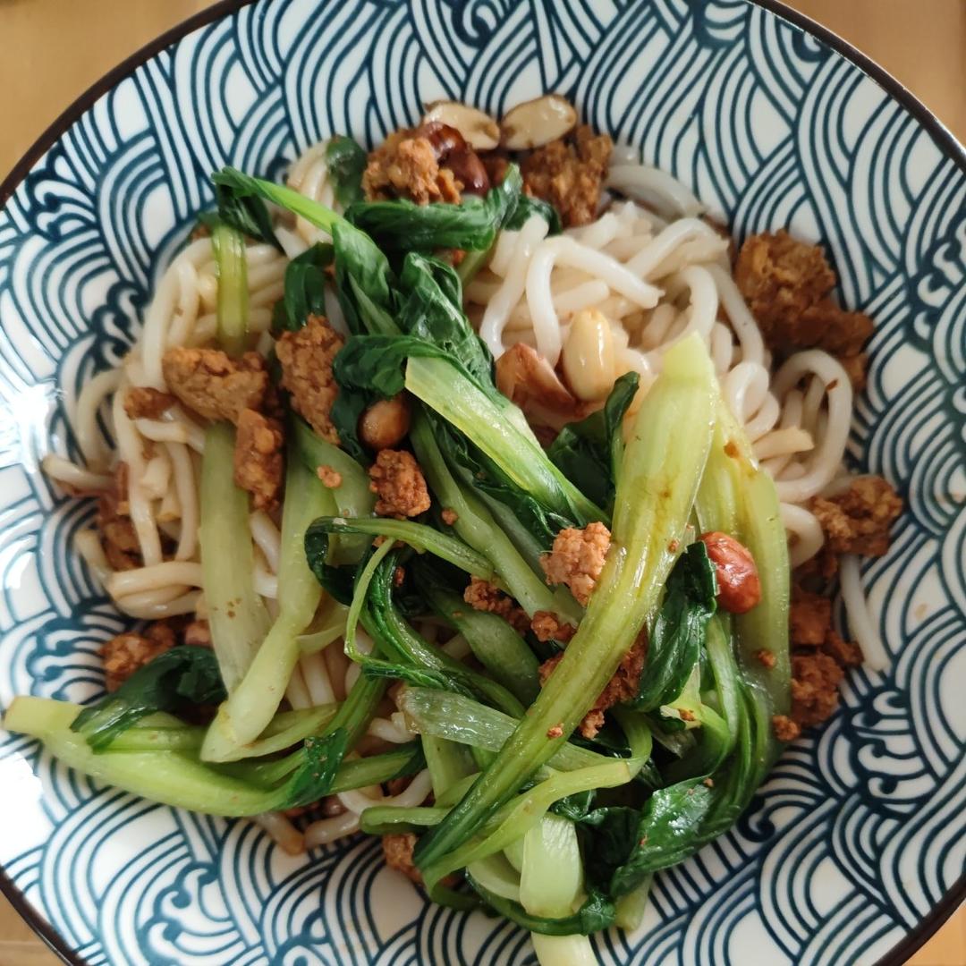 好吃到舔碗的酱肉拌米粉🔥