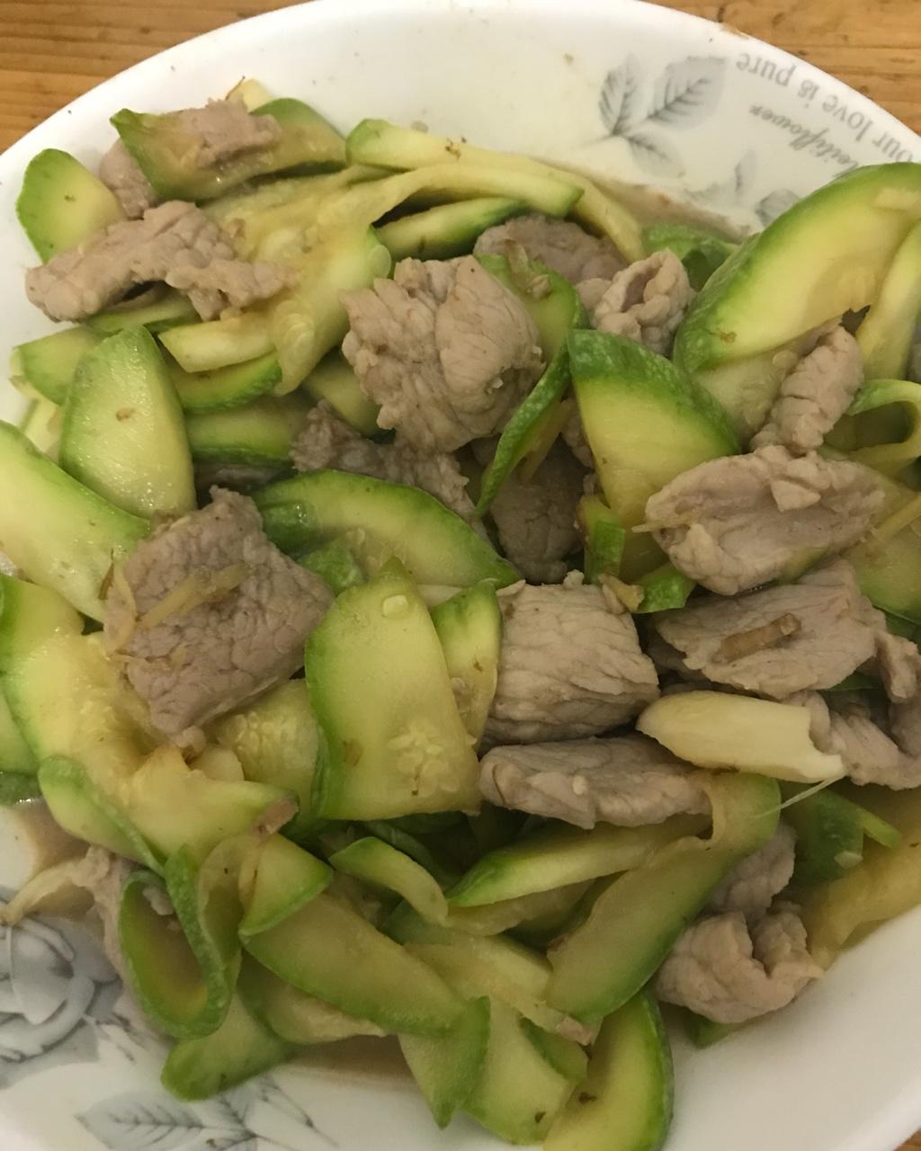 西葫芦炒肉片