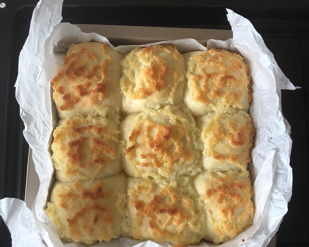 巨软巨拉丝的椰蓉小餐包