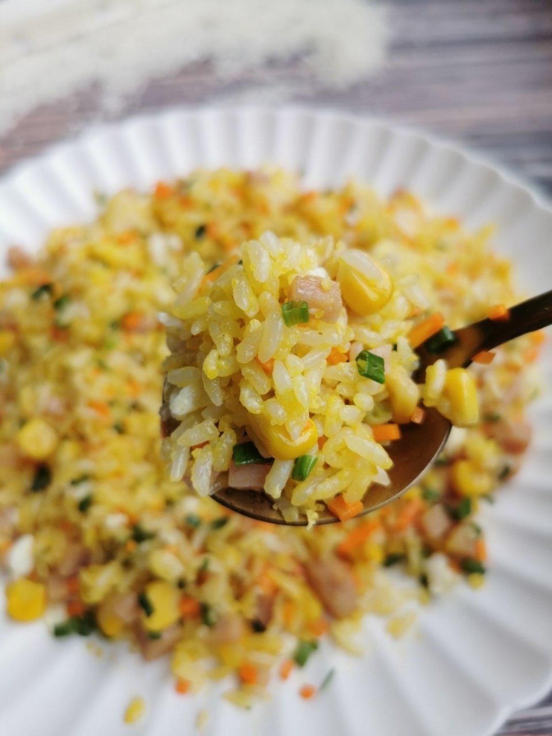 高颜值好味道的黄金炒饭，秘诀告诉你