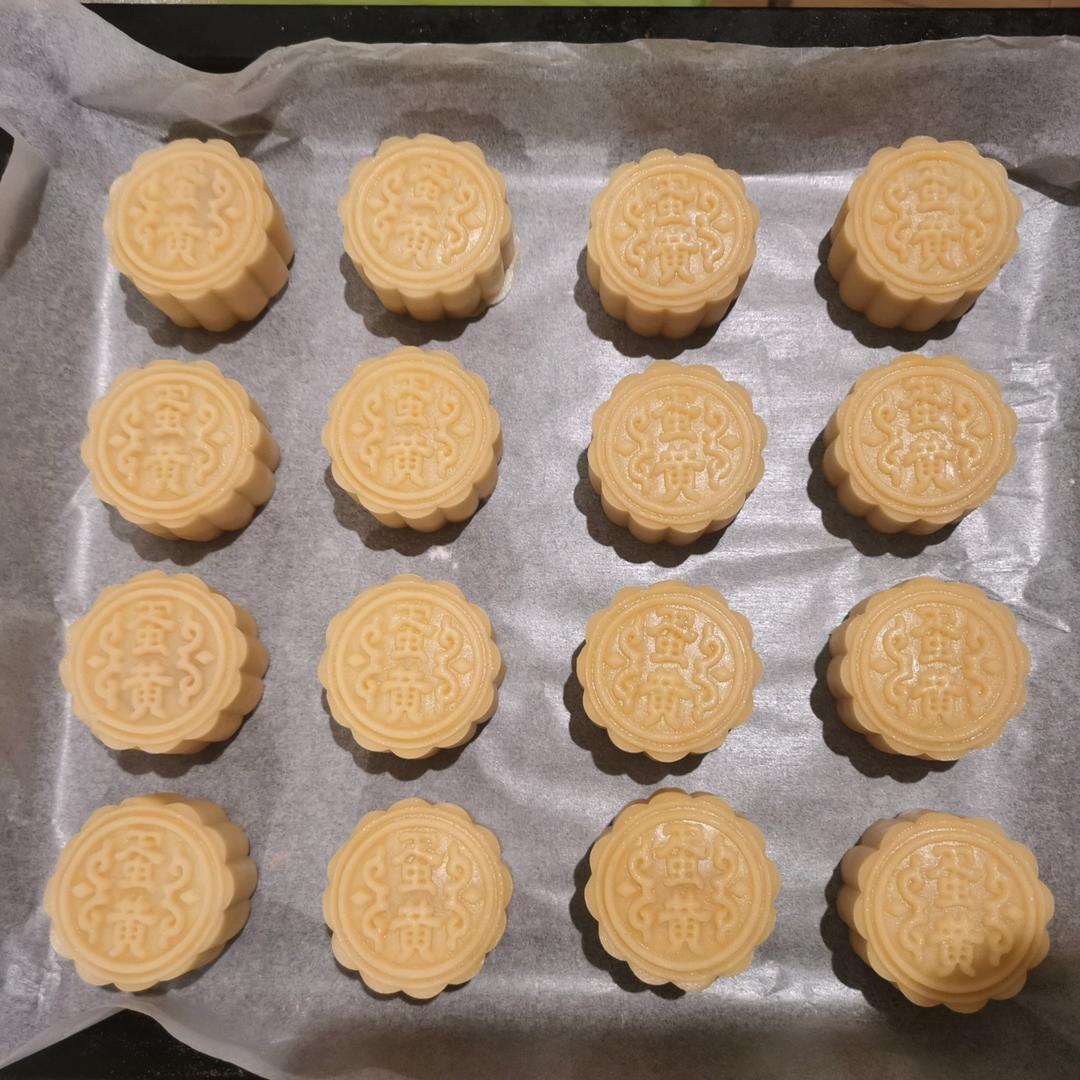 广式莲蓉（豆沙）蛋黄月饼（超详细步骤）
