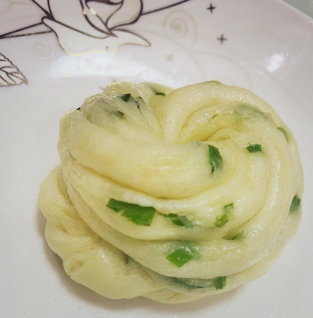 千丝万缕葱油花卷｜附葱花不变黄小技巧