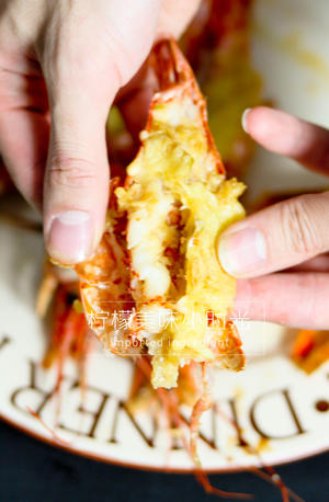 芝士蒜蓉烤阿根廷红虾的做法 步骤5