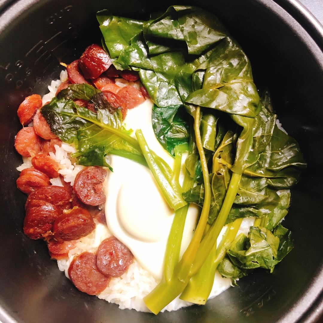 广式腊味煲仔饭