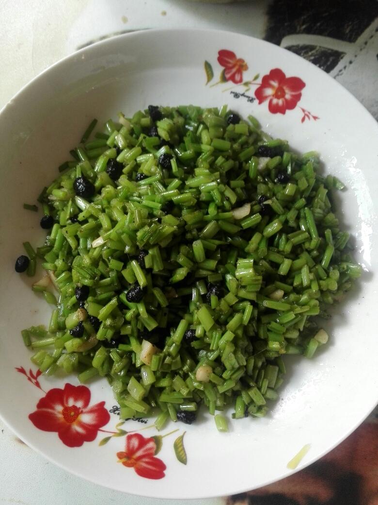 豆鼓炒番薯梗的做法