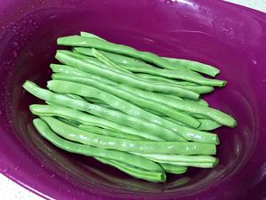 排骨焖四季豆的做法 步骤2
