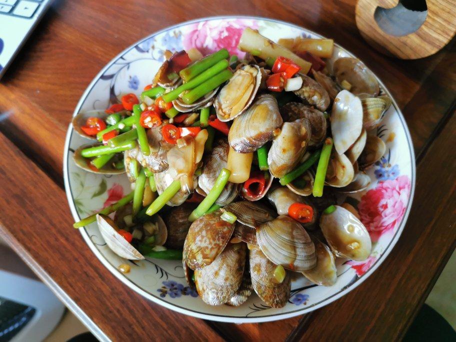 🔥超级简单的辣炒花蛤～味道绝对好吃到舔壳