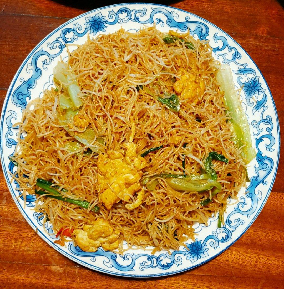 珊安做的厨师长教你:"鸡蛋炒米粉"的家常做法,满满的小技巧,先收藏了