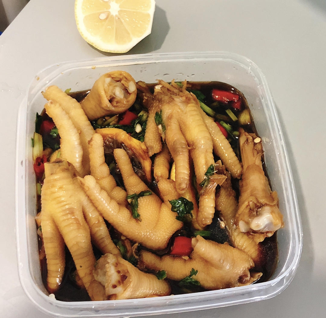 柠檬酸辣鸡爪子🐔