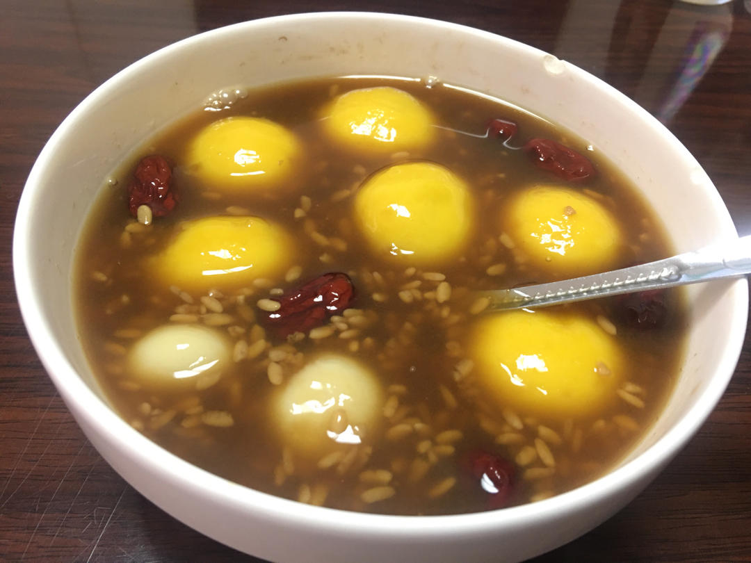 金桂酒酿流沙汤圆