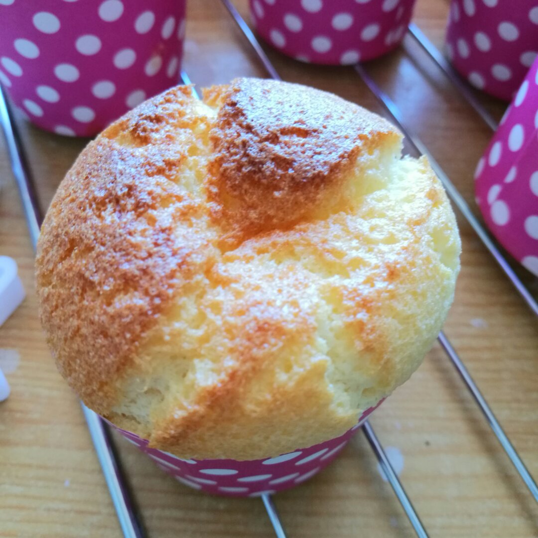 原味戚风纸杯蛋糕（烤箱做纸杯蛋糕）