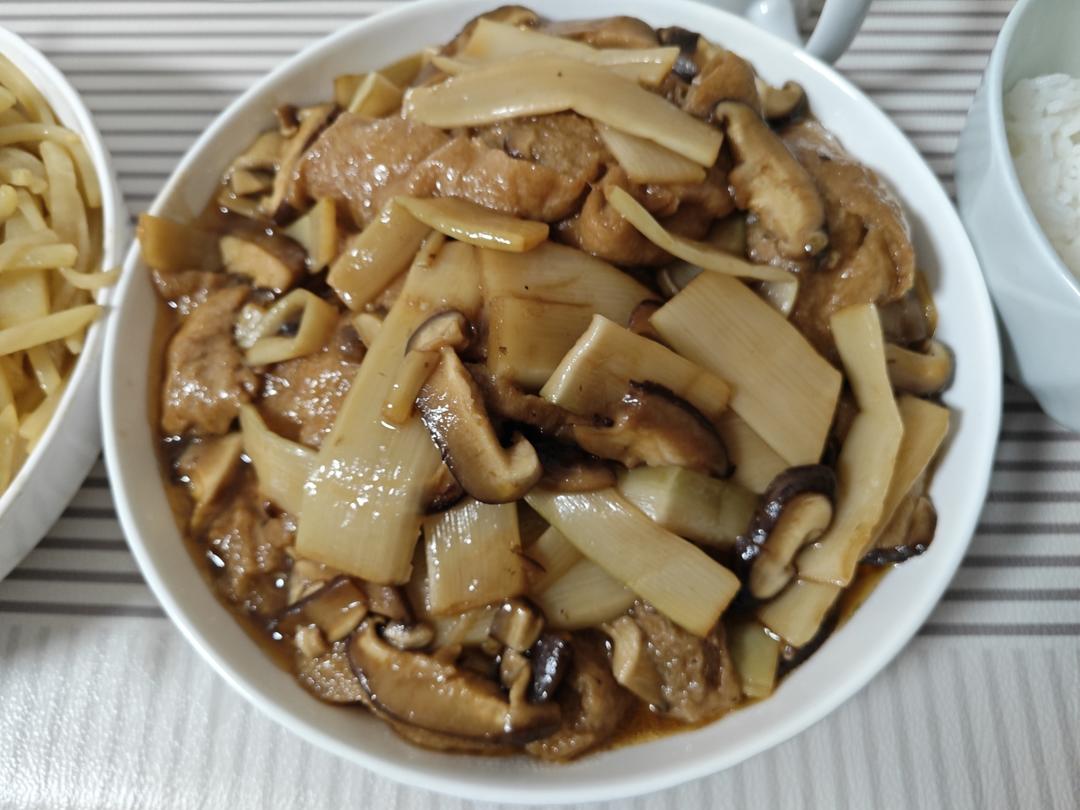 香菇笋片烧油面筋
