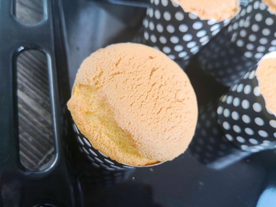 软绵绵戚风纸杯蛋糕