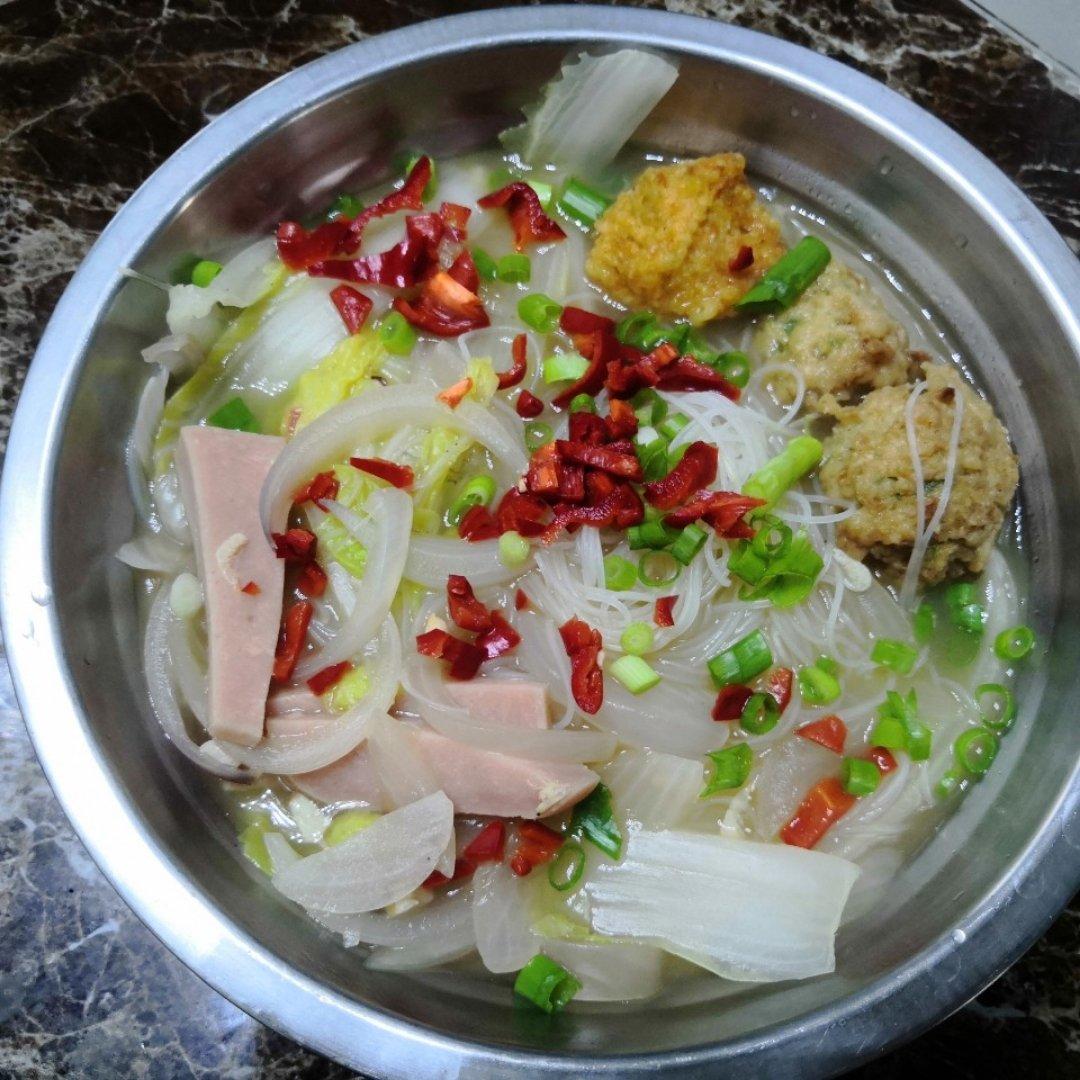 鲜美减肥的娃娃菜粉丝汤