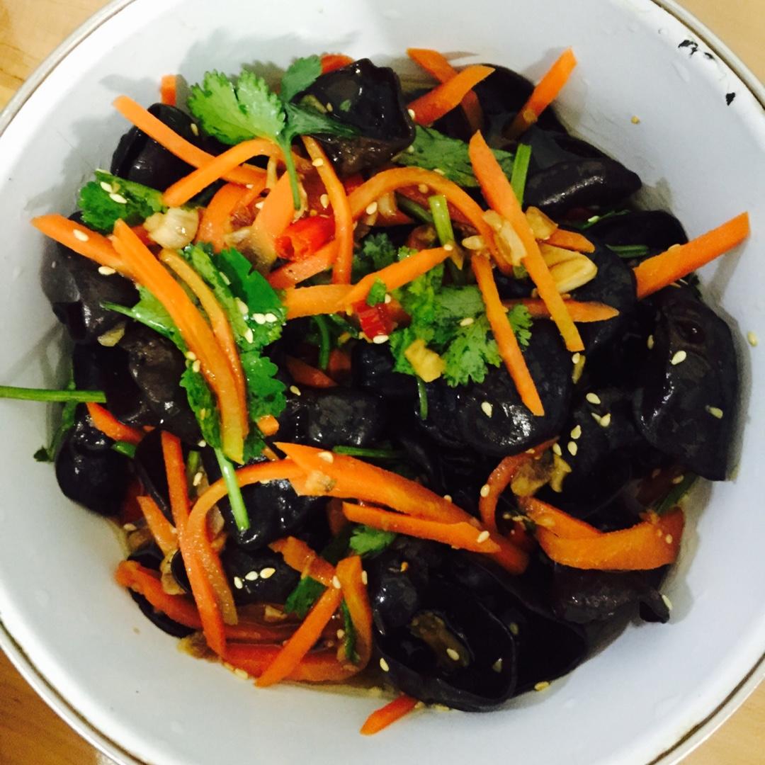 jia_qemh做的凉拌胡萝卜黑木耳