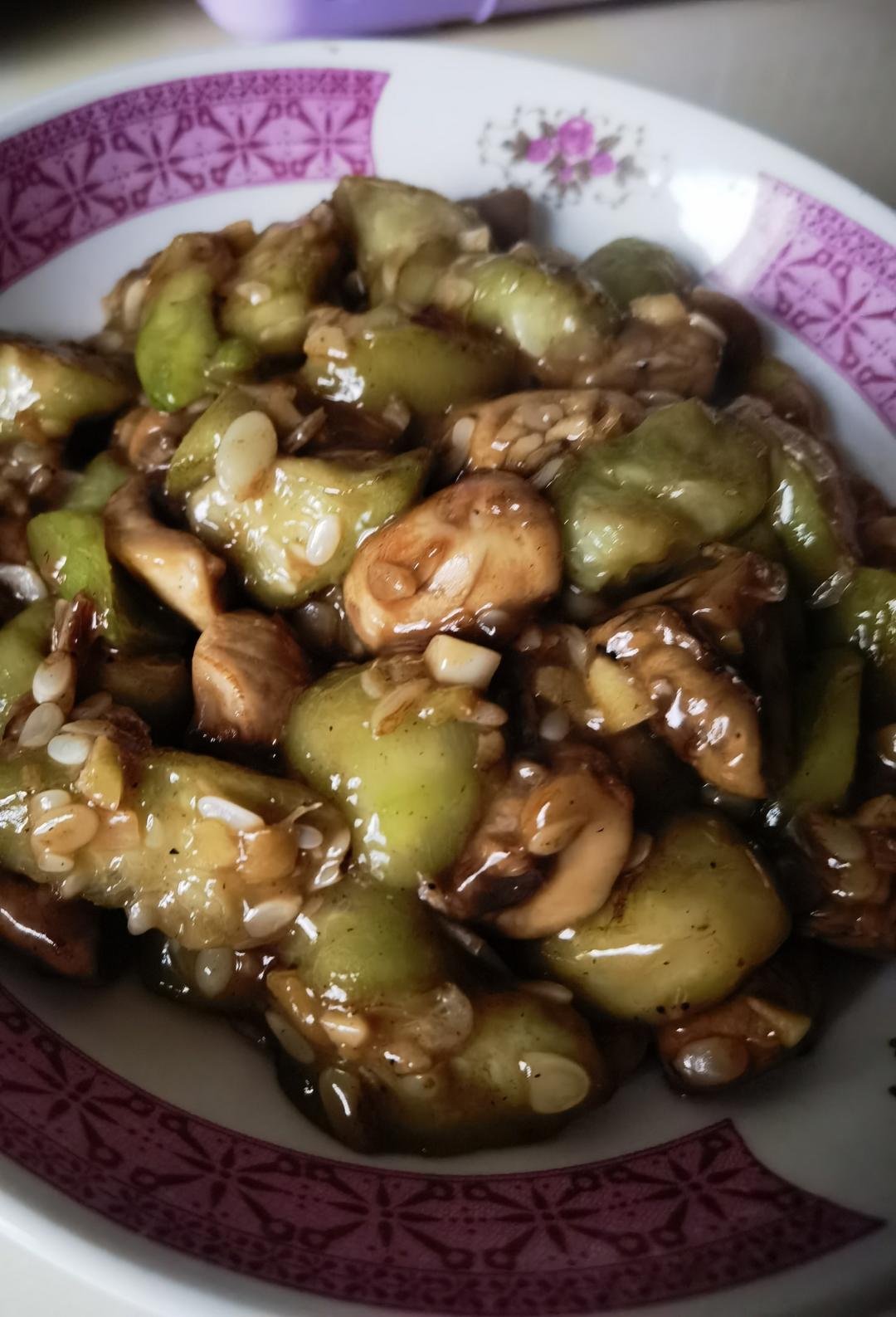 丝瓜炒口蘑，鲜甜无渣！