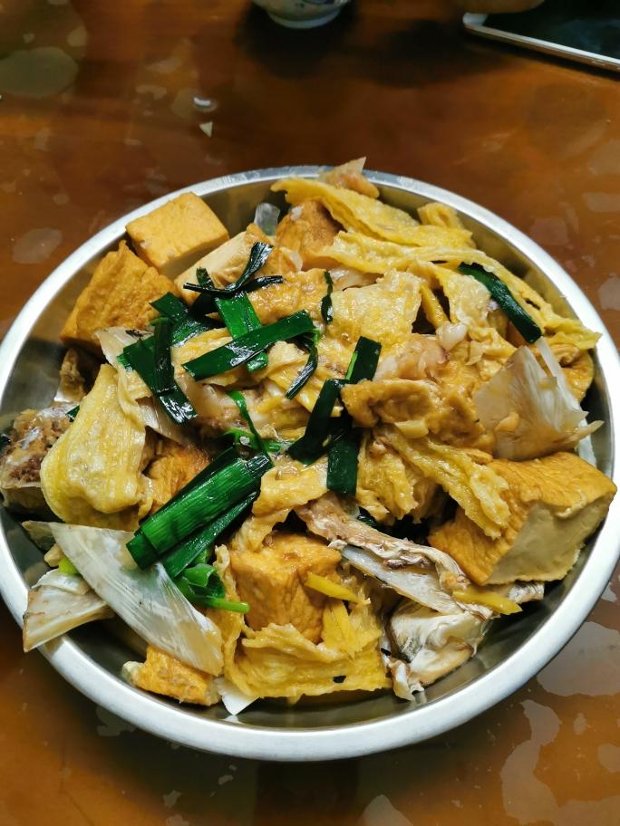 炸腐竹鱼唇豆腐煲的做法步骤图 怎么做好吃 悦绣嫁衣 下厨房