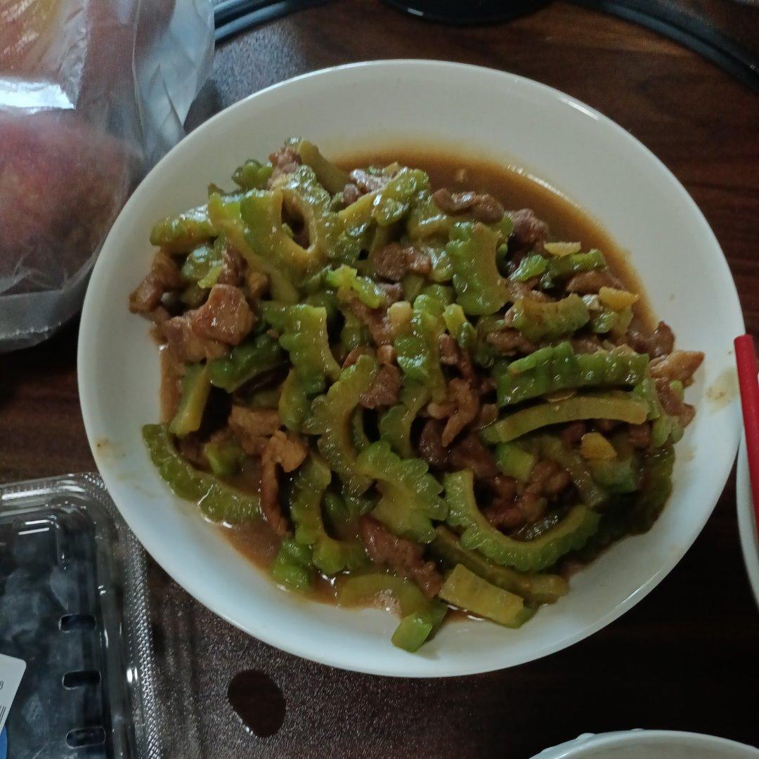不是特别苦的苦瓜炒肉