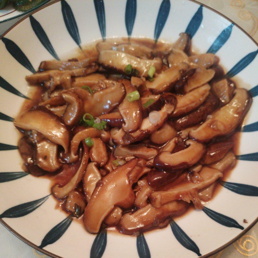 香菇这样炒比肉都好吃😋素炒香菇