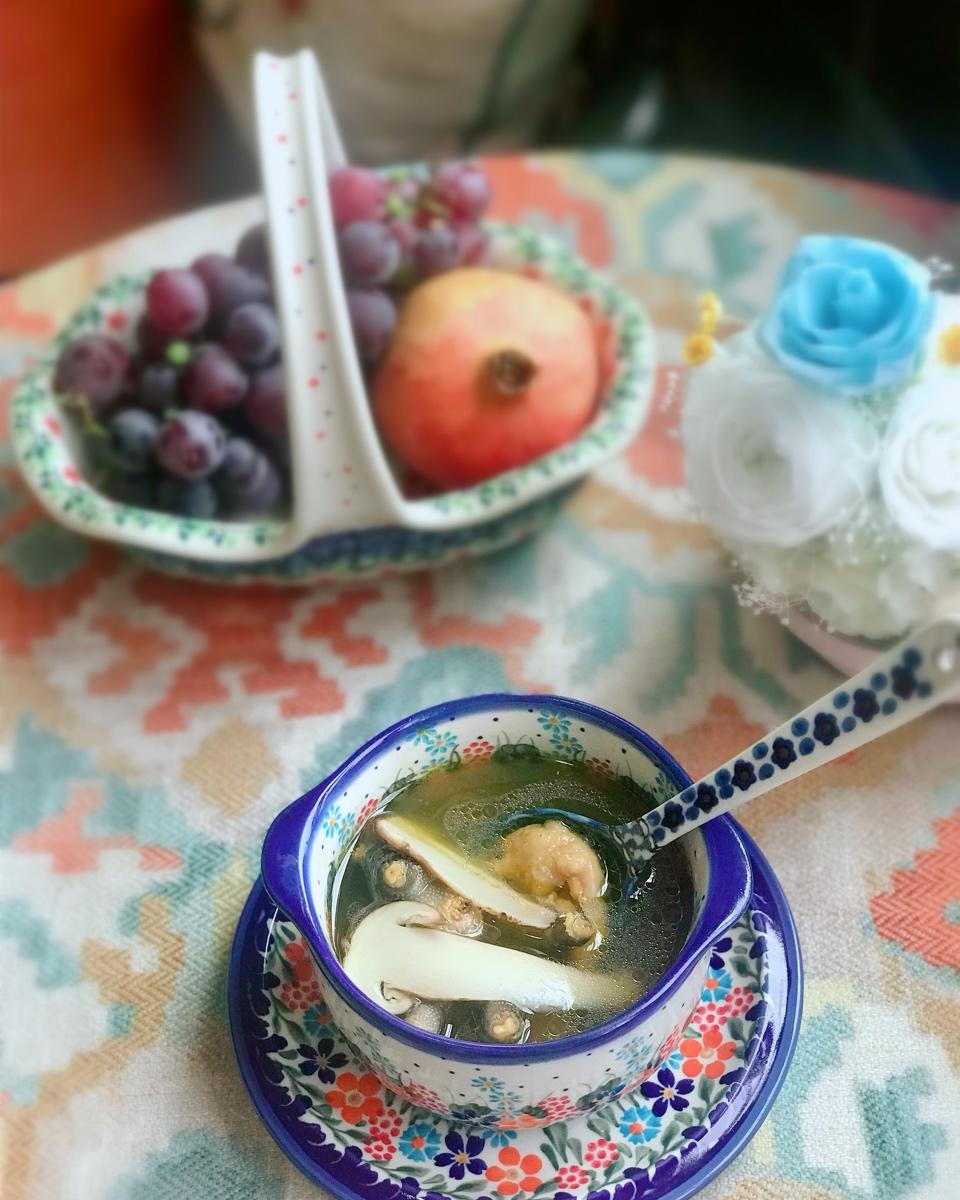 鲜松茸土鸡汤