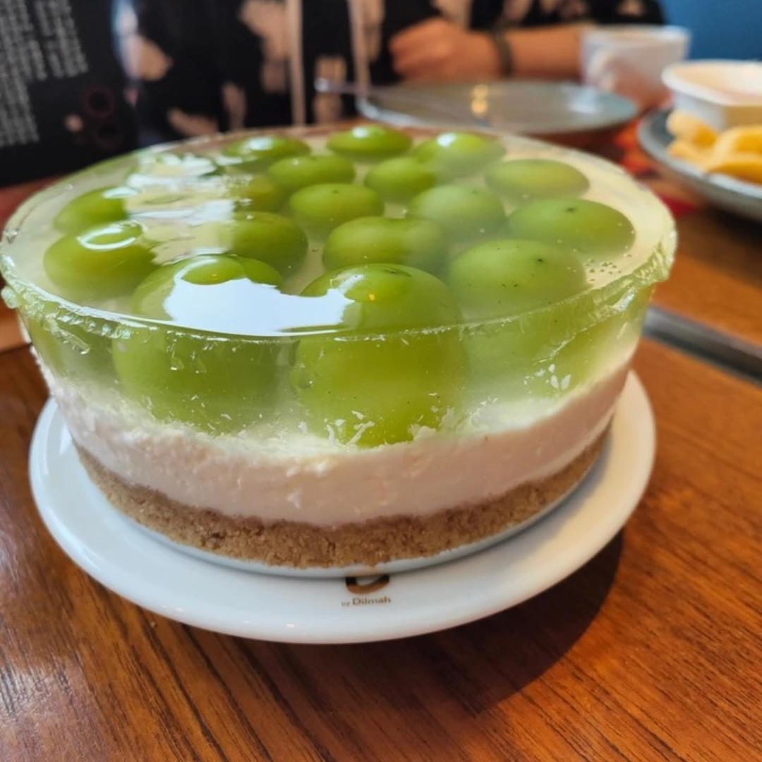 免烤箱！阳光玫瑰酸奶芝士柠檬慕斯蛋糕！