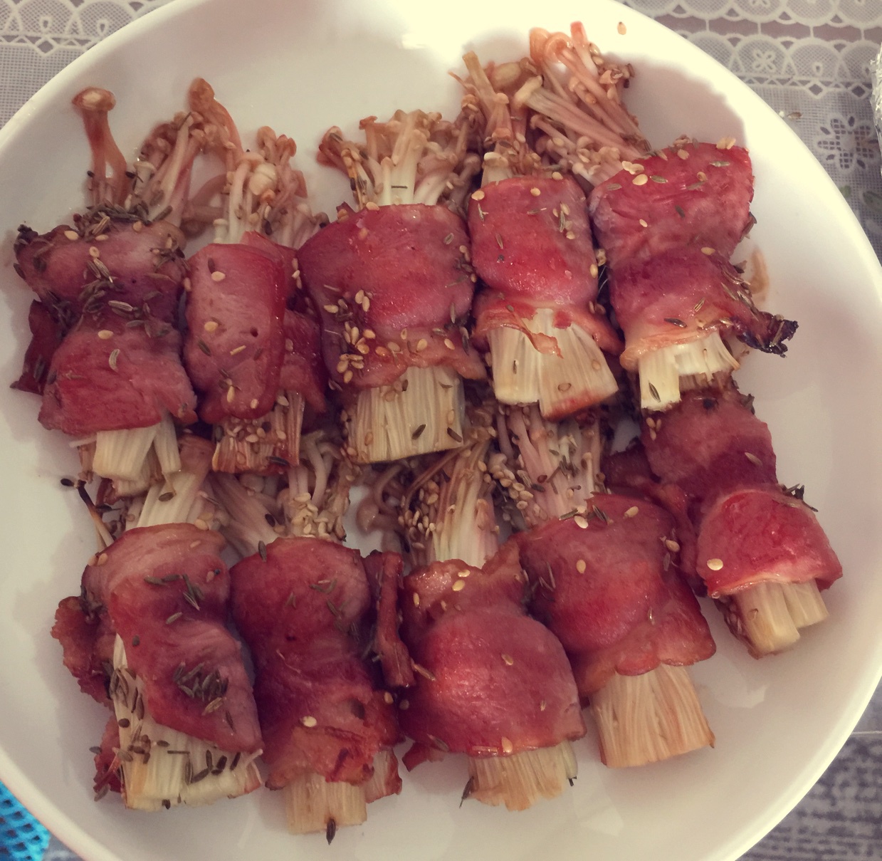 酱烤金针菇培根卷