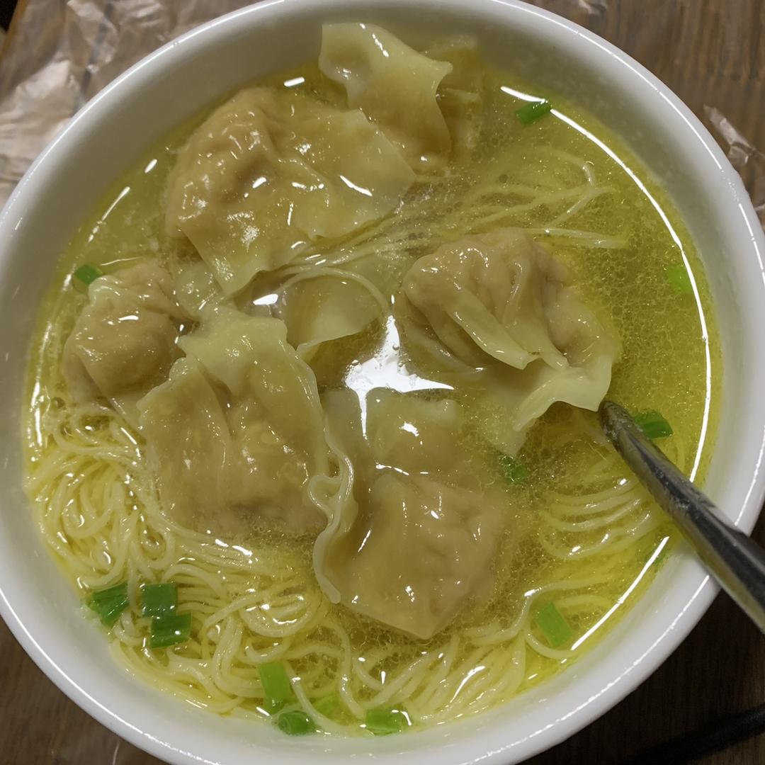 经典港式鲜虾云吞面