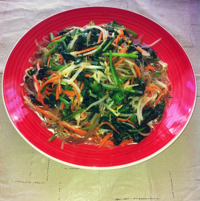 酸辣菠菜豆芽拌红薯粉