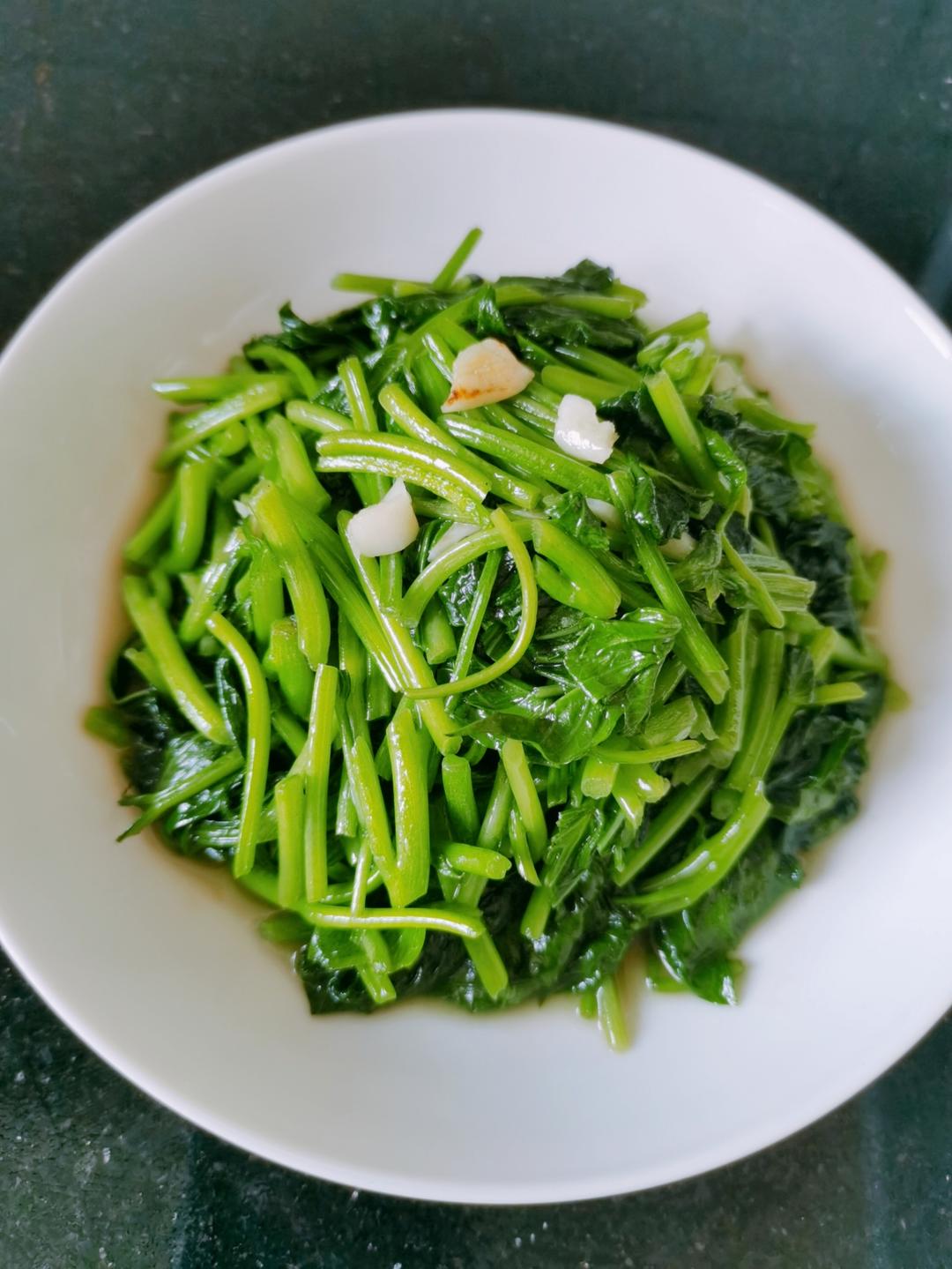 清炒红薯苗