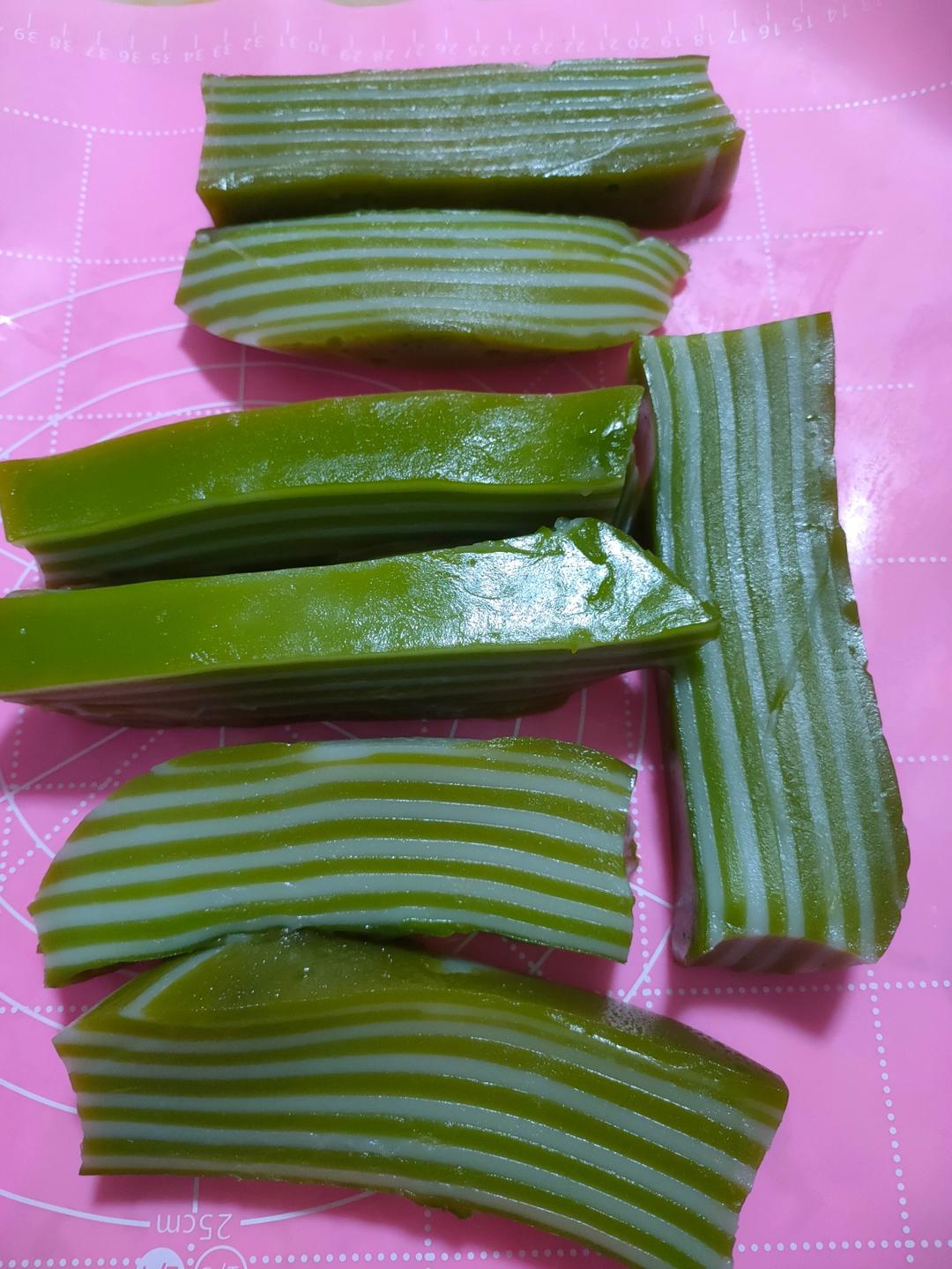 斑斓椰汁千层糕（一点不粘木薯粉版）