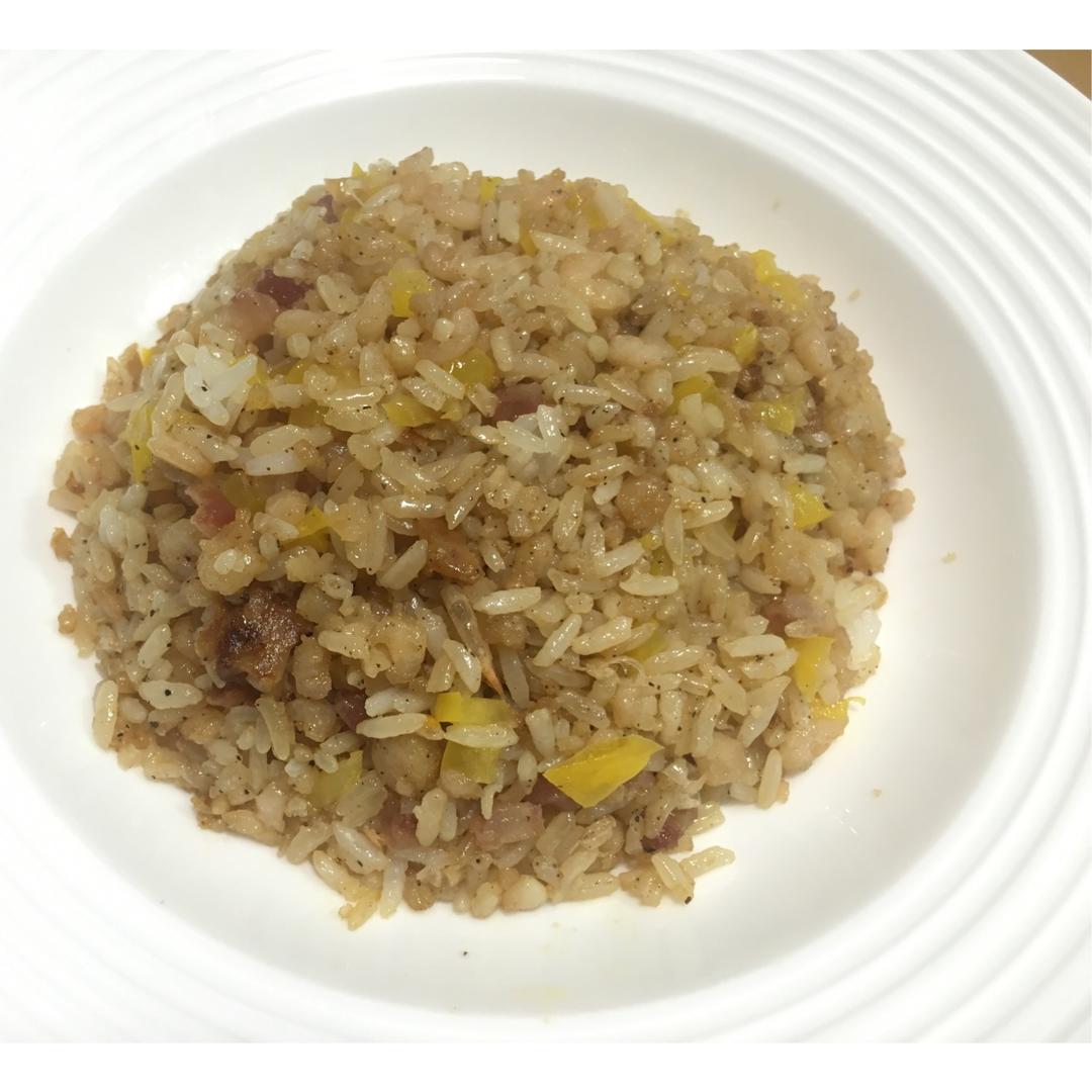 好香好香的虾仁炒饭
