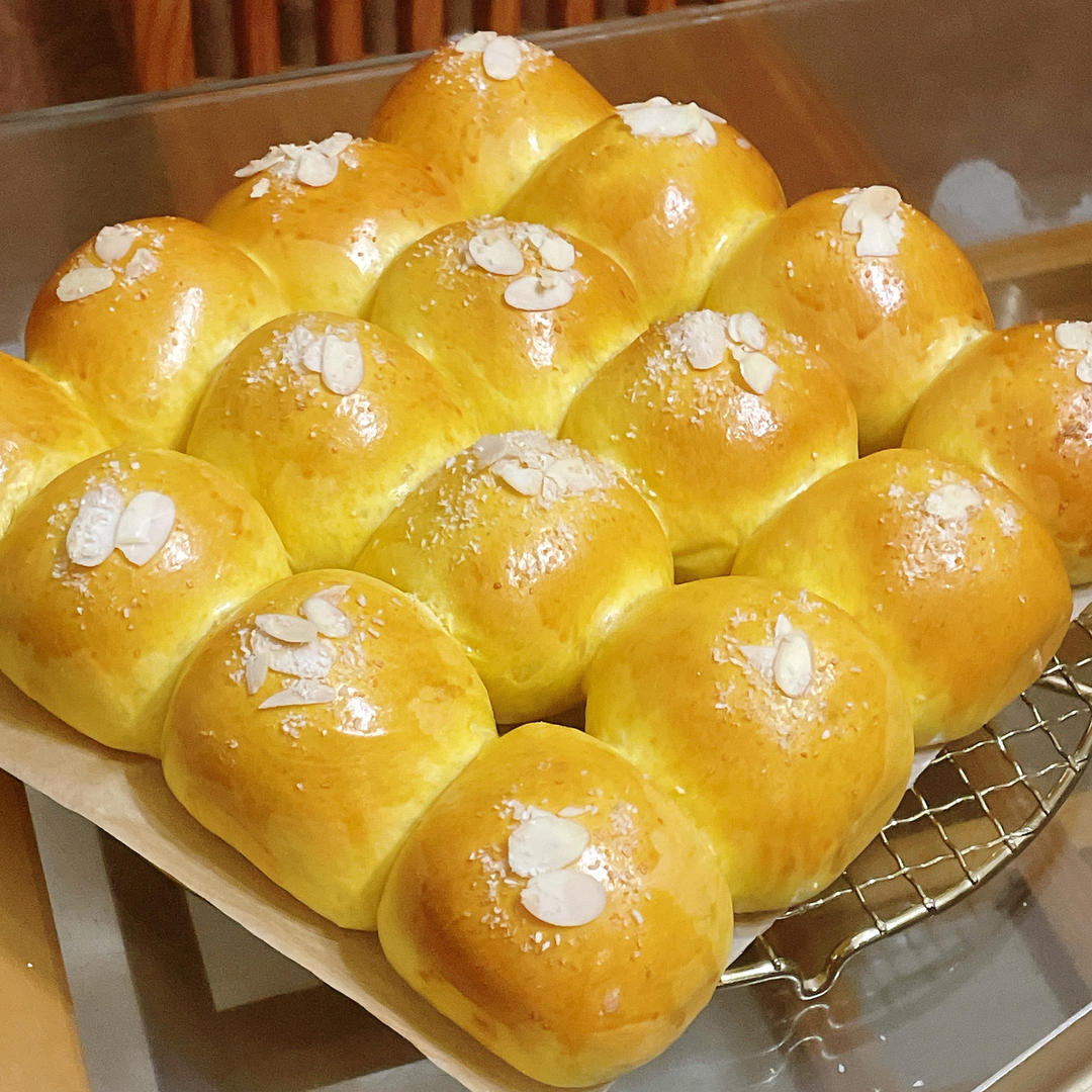 南瓜奶油小餐包（一次发酵）