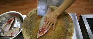 厨师长教你一道杭州名菜：“西湖醋鱼”的做法，味道非常赞的做法 步骤3