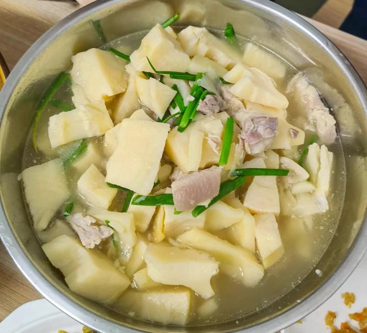 【腌笃鲜】一笋一肉一蹄髈，一锅腌笃鲜暖化你的心！