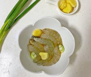 菌菇虾仁豆腐煲+太太乐鲜鸡汁芝麻香油的做法 步骤4