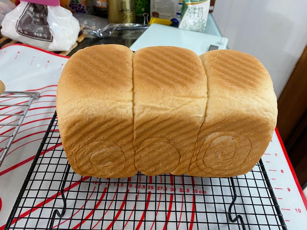 超柔牛奶棉花吐司（最详细的吐司食谱）