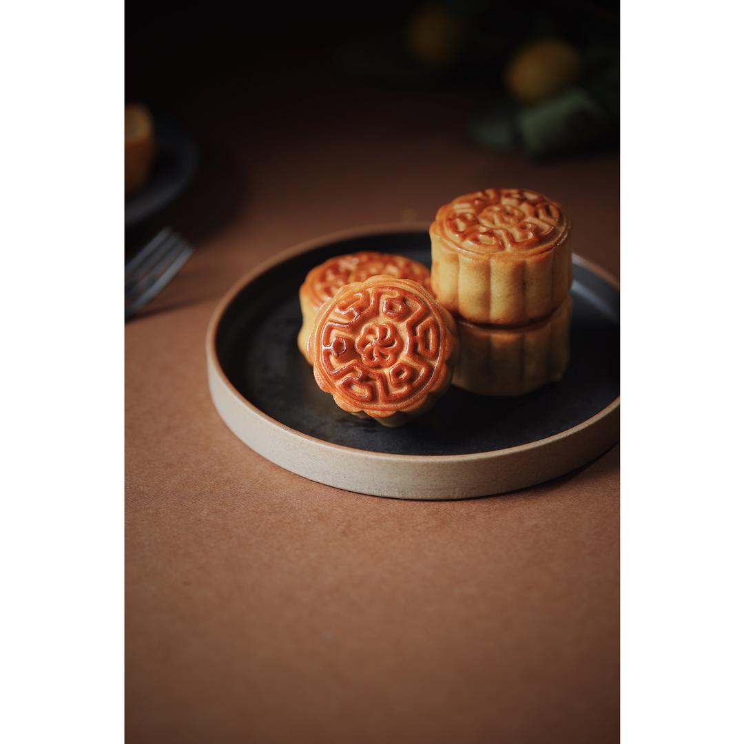 广式月饼—蛋黄莲蓉月饼