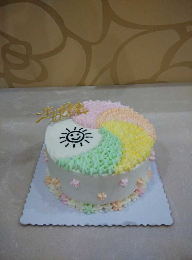 奶油水果装饰蛋糕