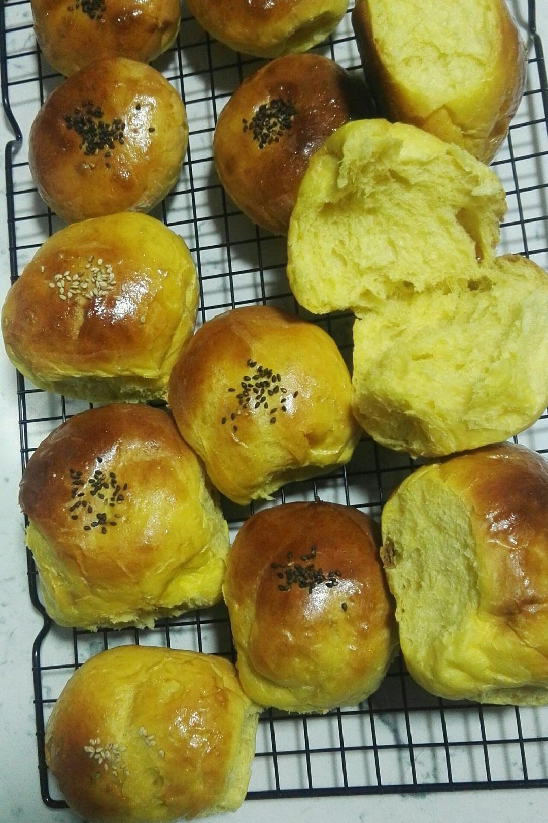 南瓜奶油小餐包（一次发酵）
