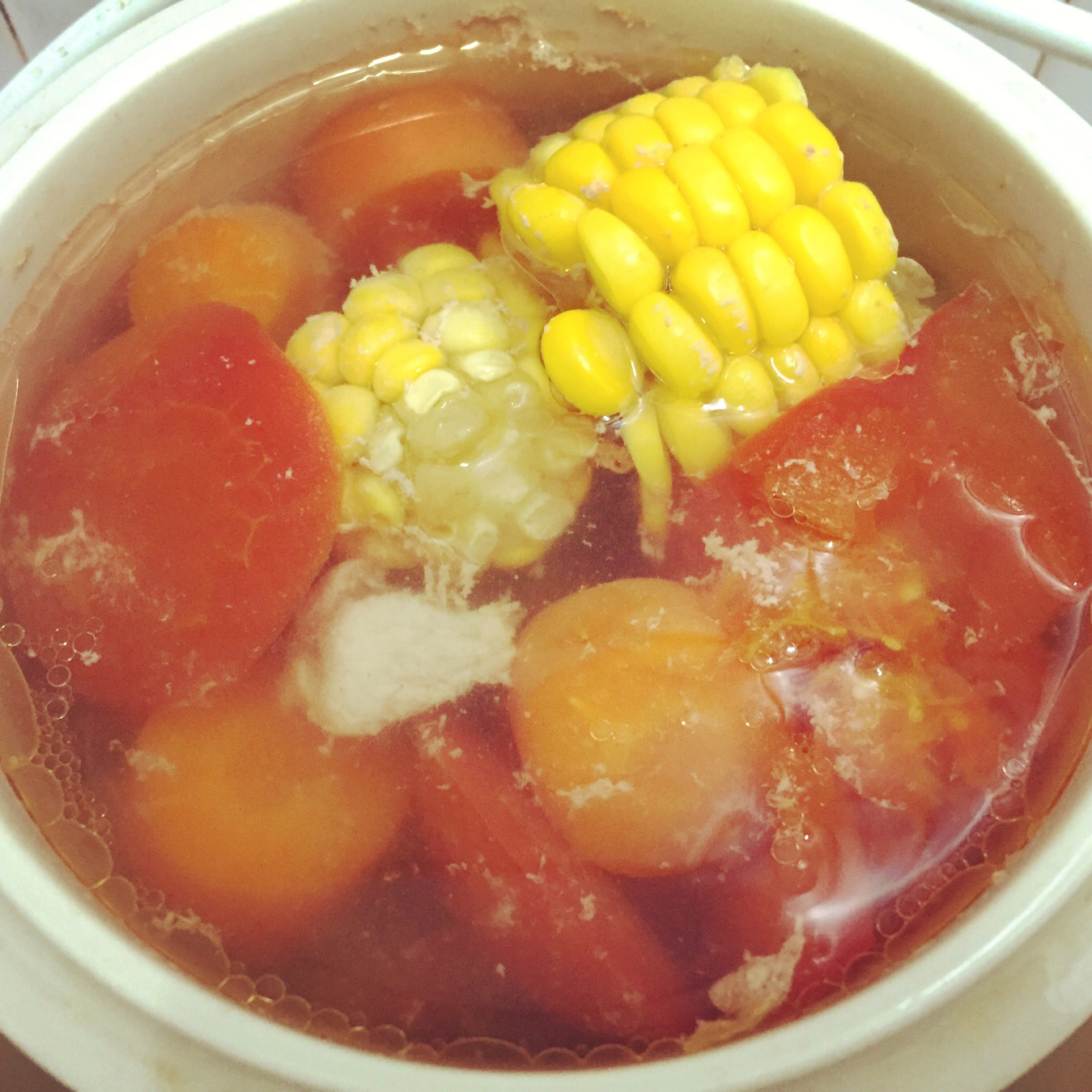 番茄土豆玉米排骨汤