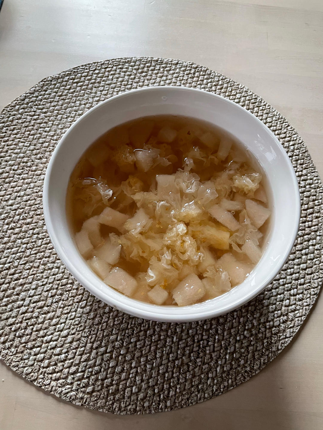 桂花银耳雪梨冻「润肺养颜爽口」