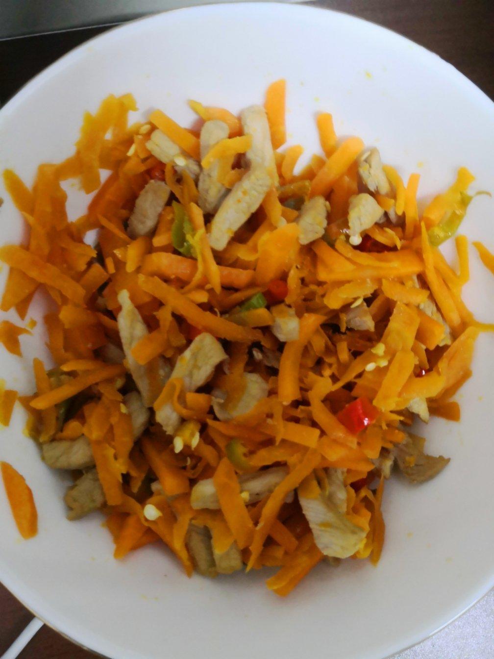 胡萝卜丝炒肉片