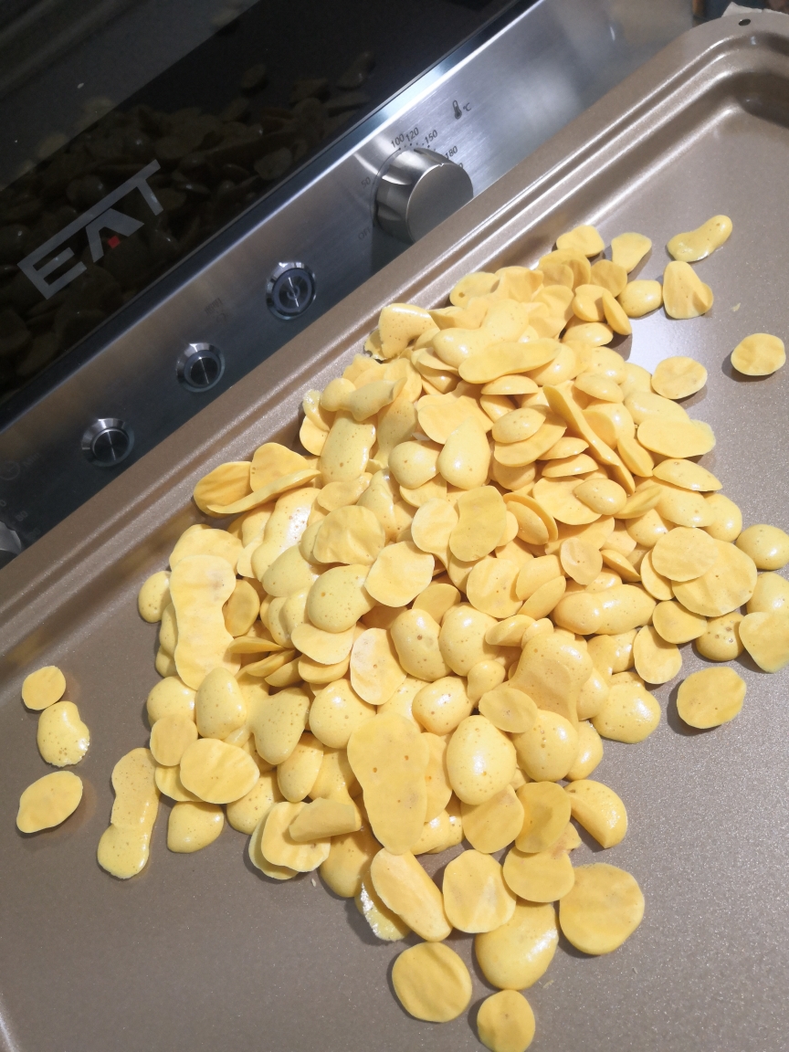 EAT风炉版蛋黄溶豆的做法