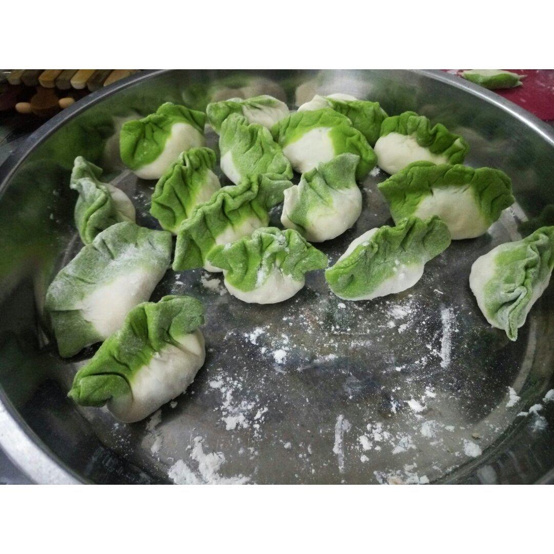 翡翠白玉白菜饺子详细版（附翡翠白玉白菜饺子包法，翡翠白玉饺子皮两种制法，面包机和面，翡翠白玉烧卖，各种馅料搭配）