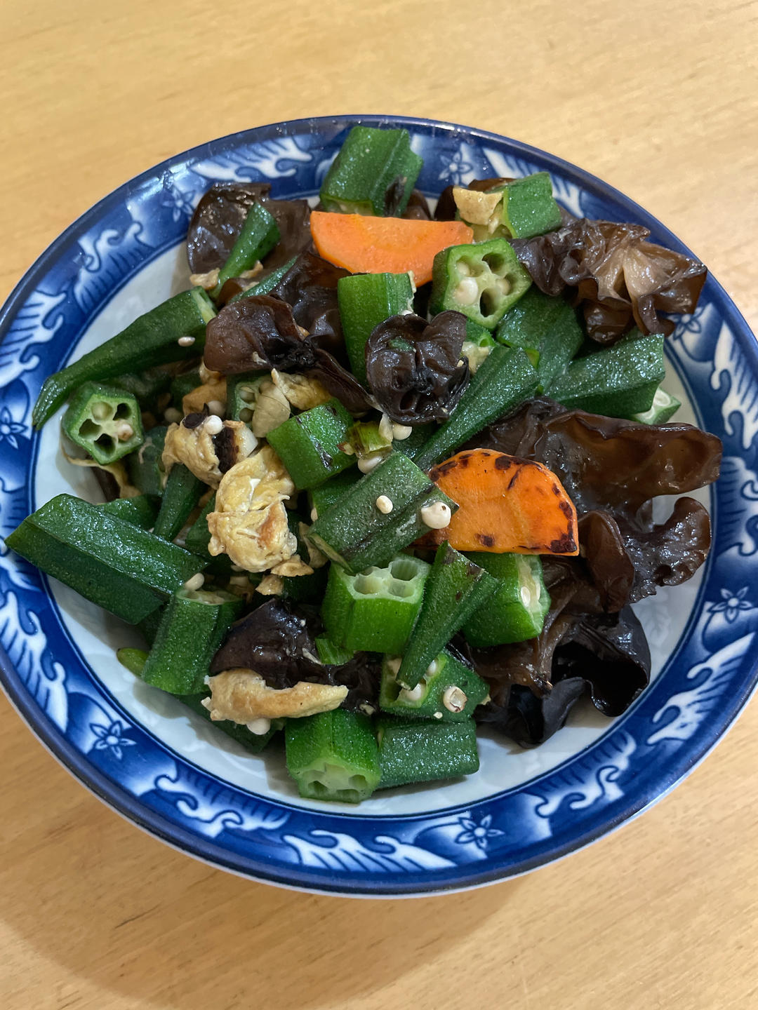 鲜美至极的蚝油秋葵木耳炒鸡蛋（清肺养颜.润肠解毒.简单快手.）