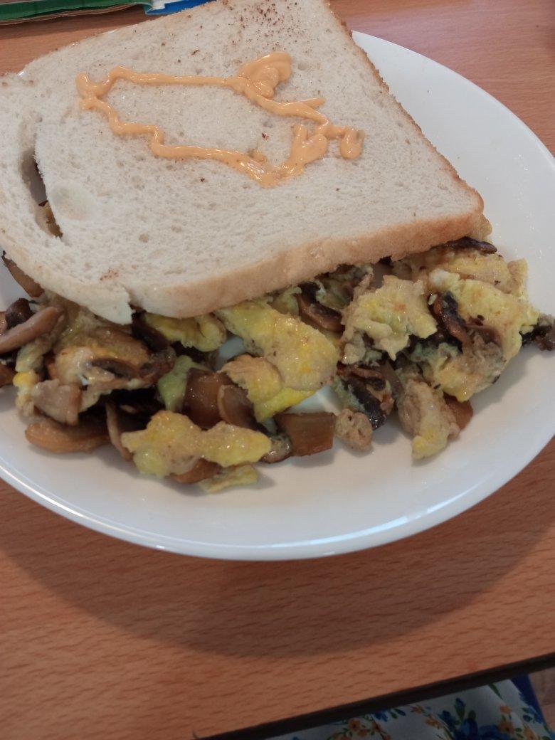 妈妈牌鸡蛋炒蘑菇