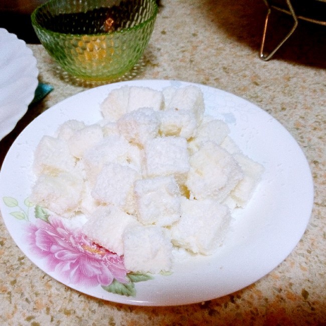 完胜85度C牛奶椰丝小方